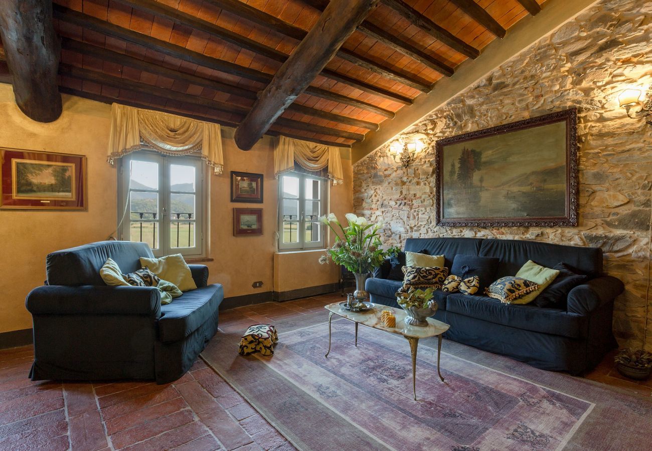 Villa in Capannori - LA DIMORA DEI CONTI: Indulge in a Country Farmhouse Apartment with Jacuzzi Facing the Town!