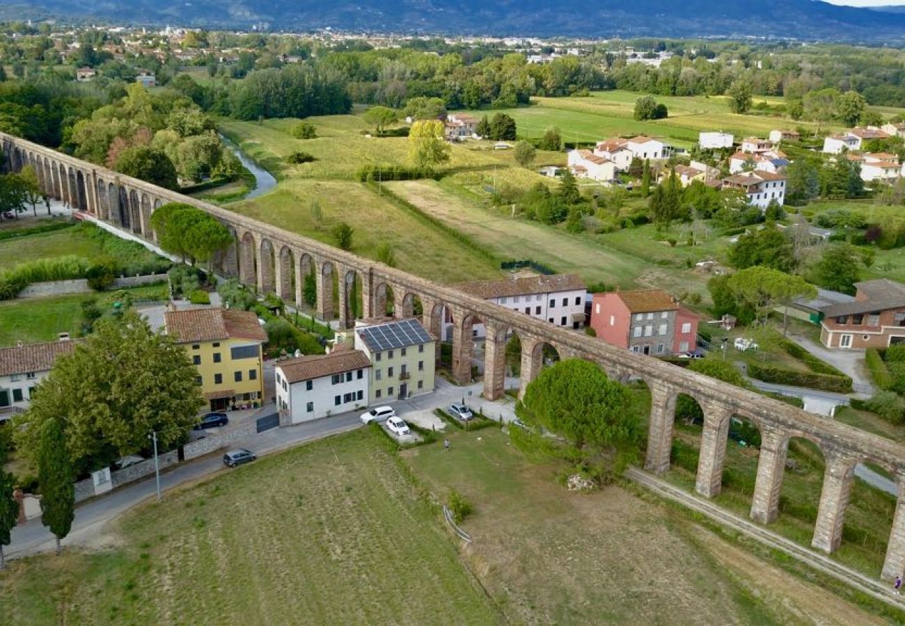 Villa in Capannori - LA DIMORA DEI CONTI: Indulge in a Country Farmhouse Apartment with Jacuzzi Facing the Town!