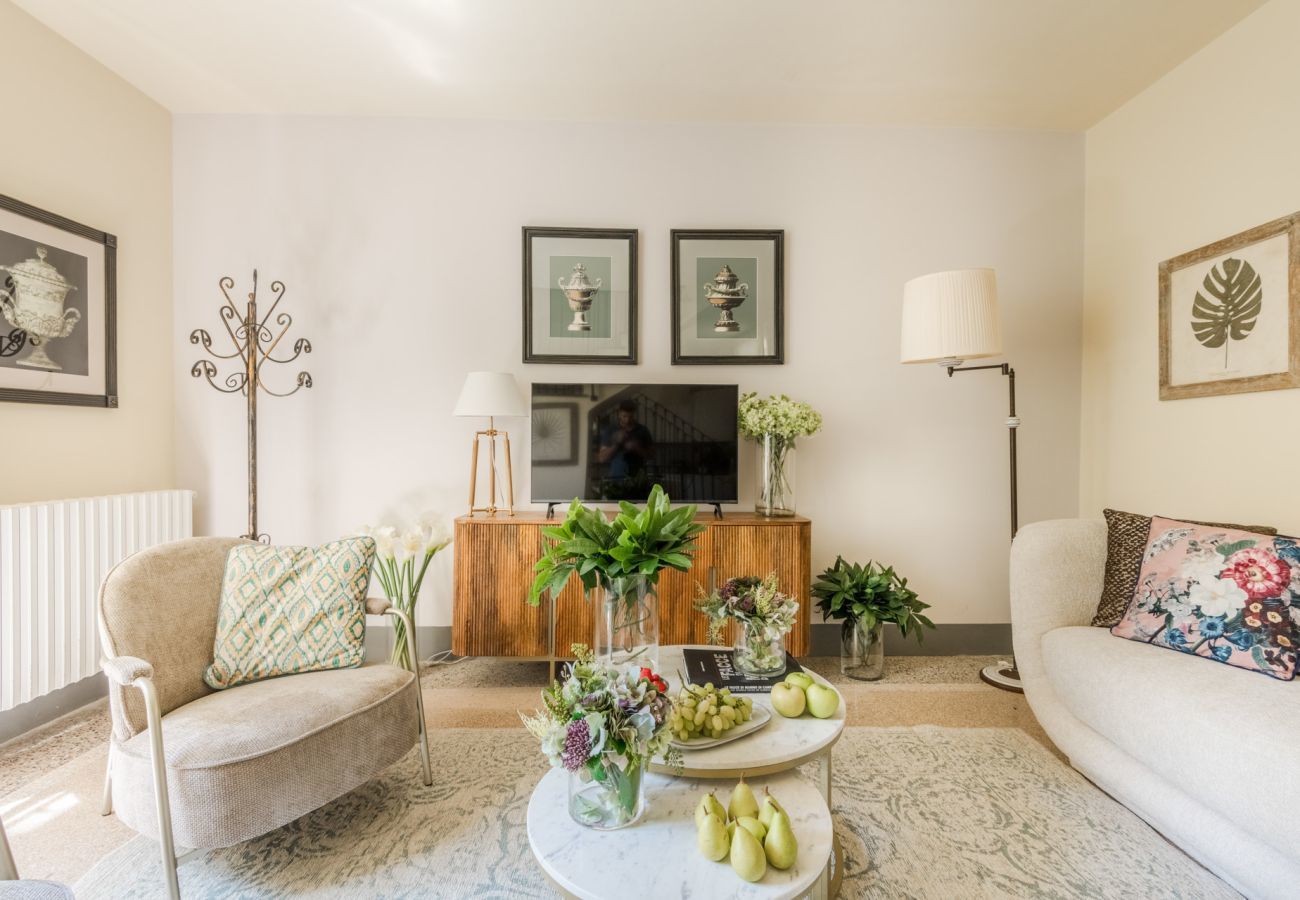 Apartment in Lucca - The Arnolfini Portrait Apartment