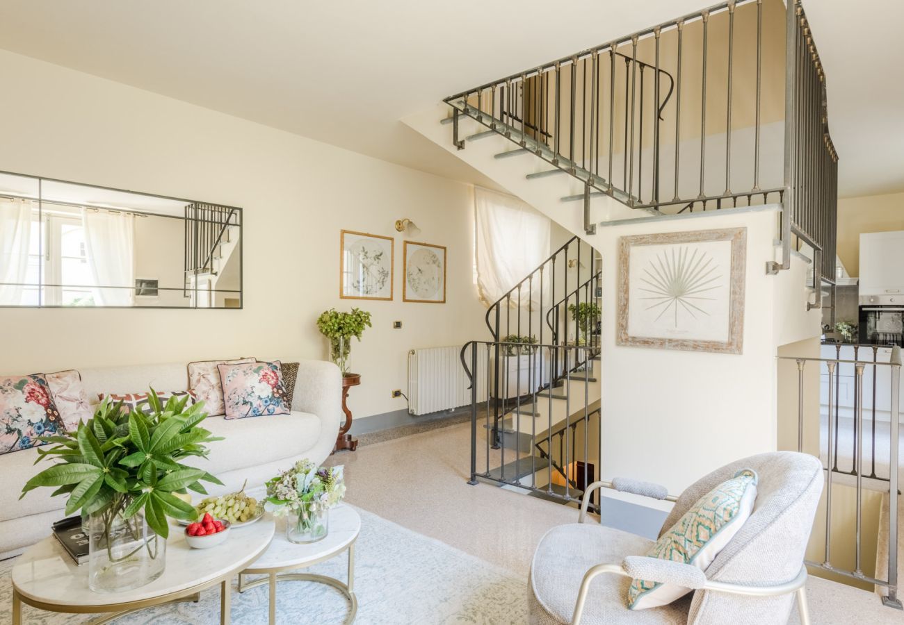 Apartment in Lucca - The Arnolfini Portrait Apartment