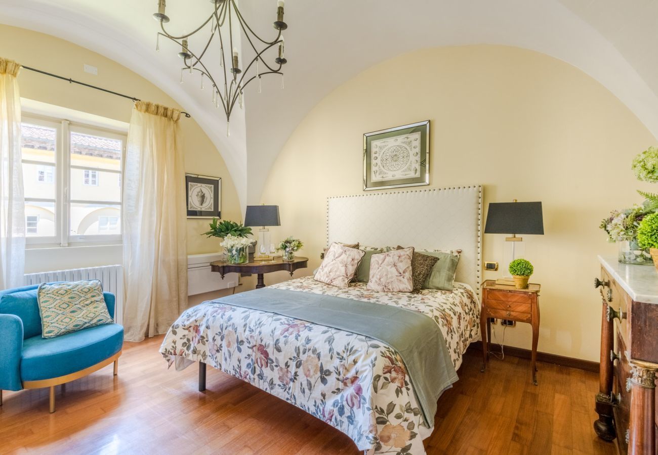 Apartment in Lucca - The Arnolfini Portrait Apartment