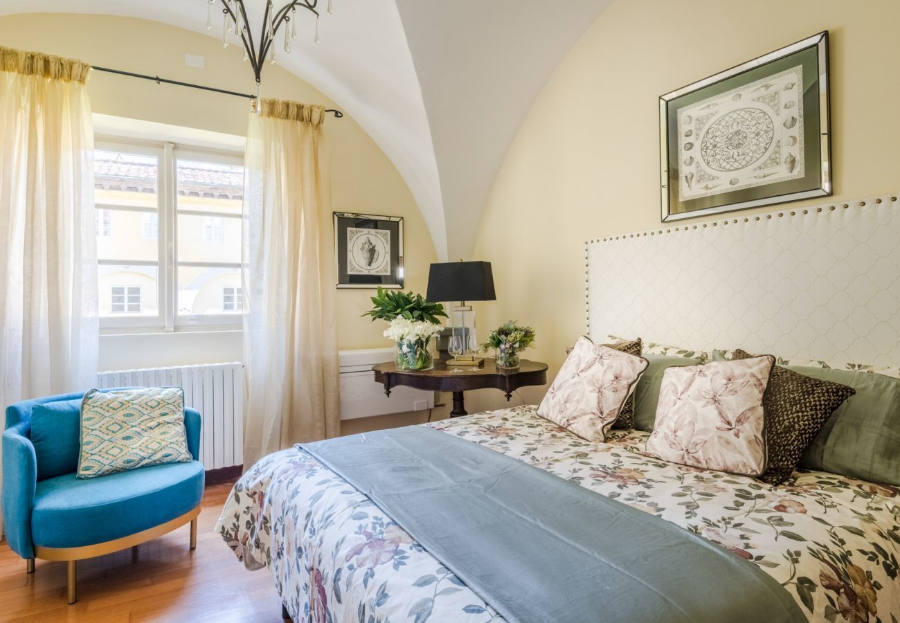 Apartment in Lucca - The Arnolfini Portrait Apartment