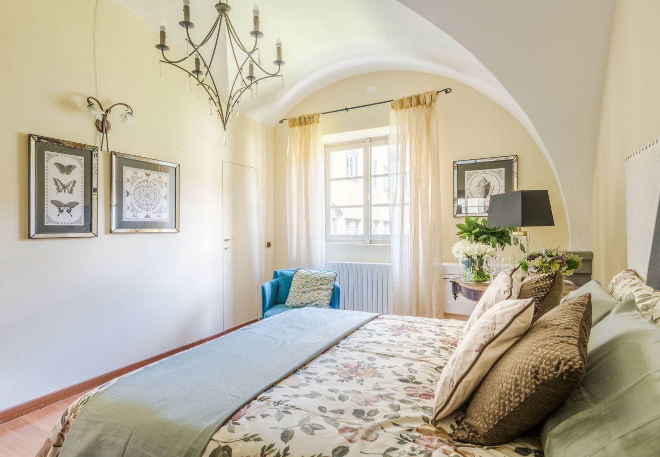 Apartment in Lucca - The Arnolfini Portrait Apartment