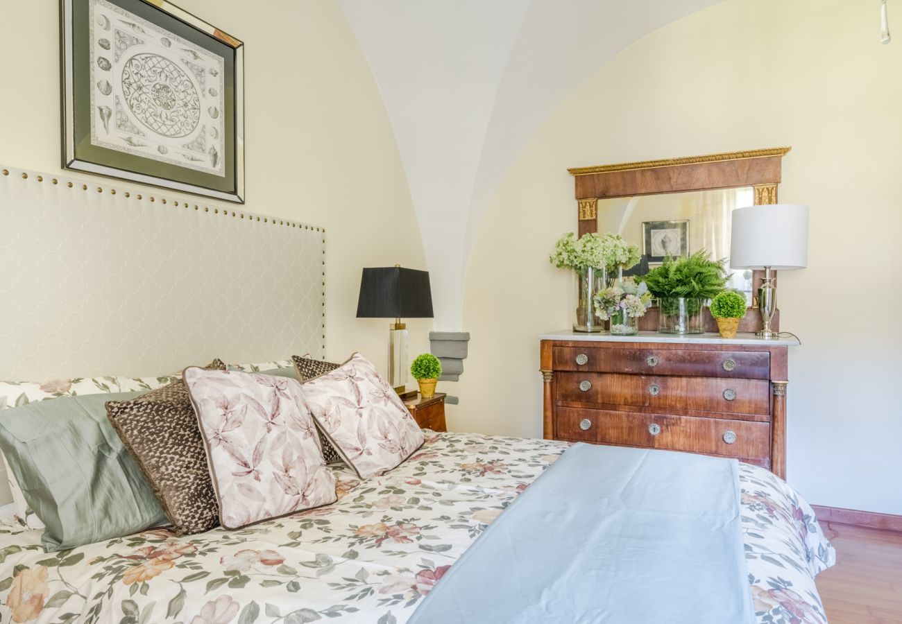 Apartment in Lucca - The Arnolfini Portrait Apartment