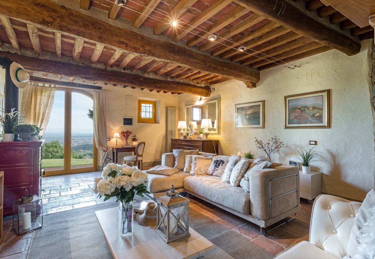 Villa in San Concordio di Moriano - Panoramic Secluded Farmhouse with Private Pool, Air Con, Wifi among Nature!