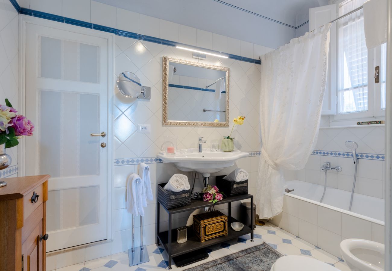 Apartment in Lucca - Casa Emy