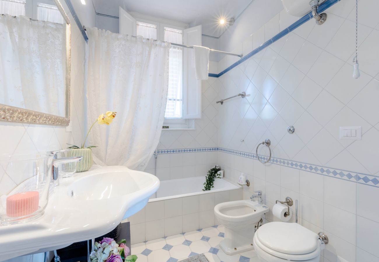 Apartment in Lucca - Casa Emy