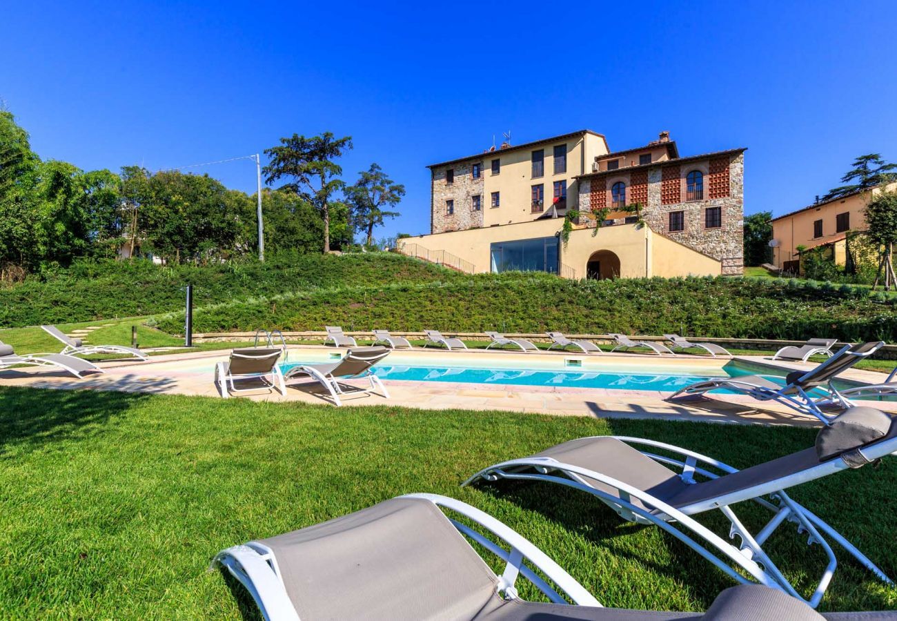 Villa in Lucca - KINZIA FARMHOUSE APARTMENT close to Lucca Walls