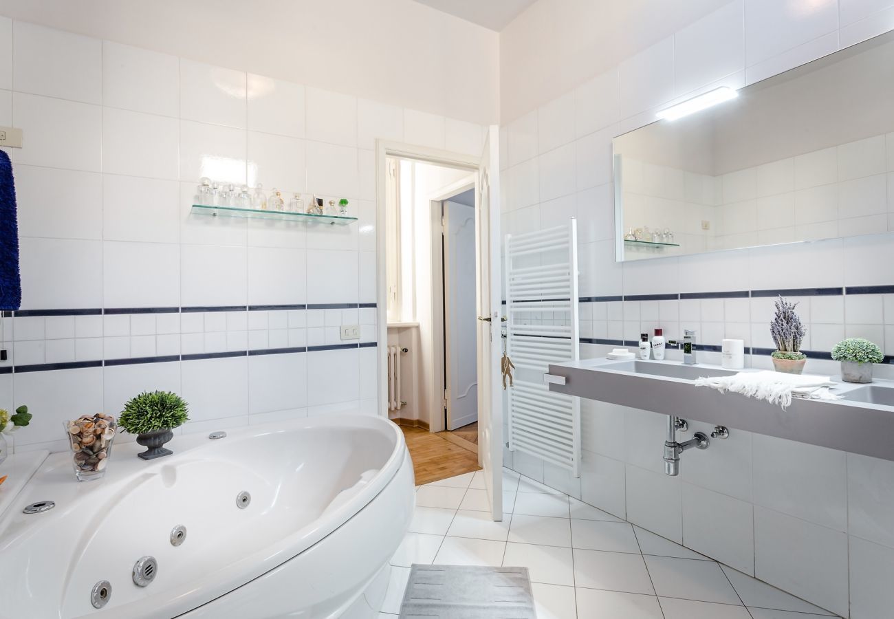 Villa in Lucca - VILLA RESIDENZA 4 bedrooms with parking in Lucca