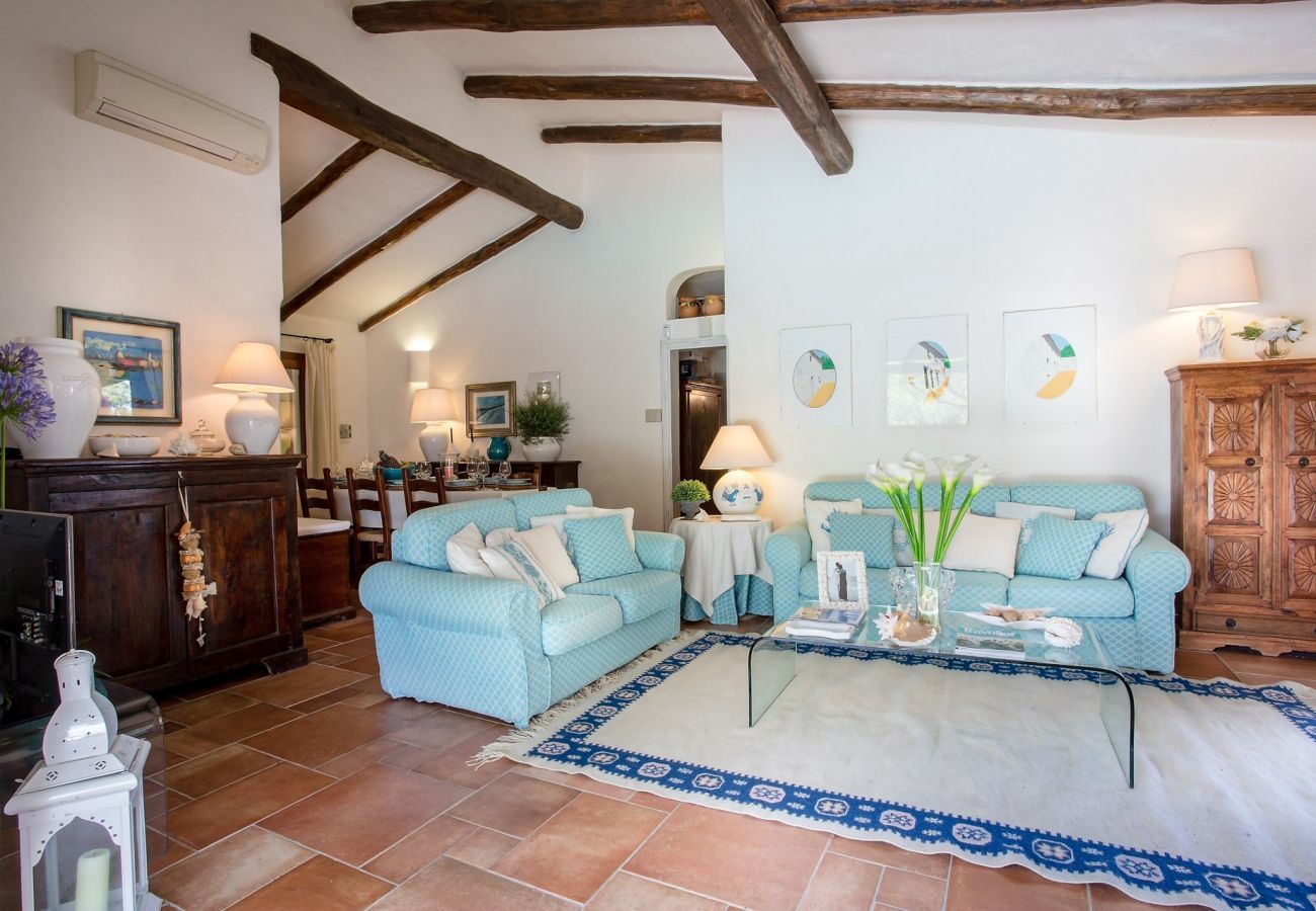 Villa in Santa Teresa Gallura - VILLA FRANCESCA with Private Infinity Pool View over La Maddalena Archipelago