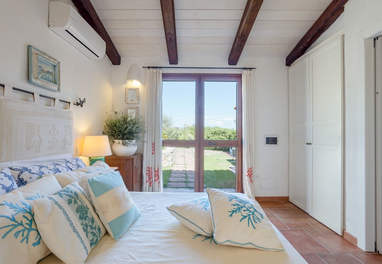 Villa in Santa Teresa Gallura - VILLA FRANCESCA with Private Infinity Pool View over La Maddalena Archipelago