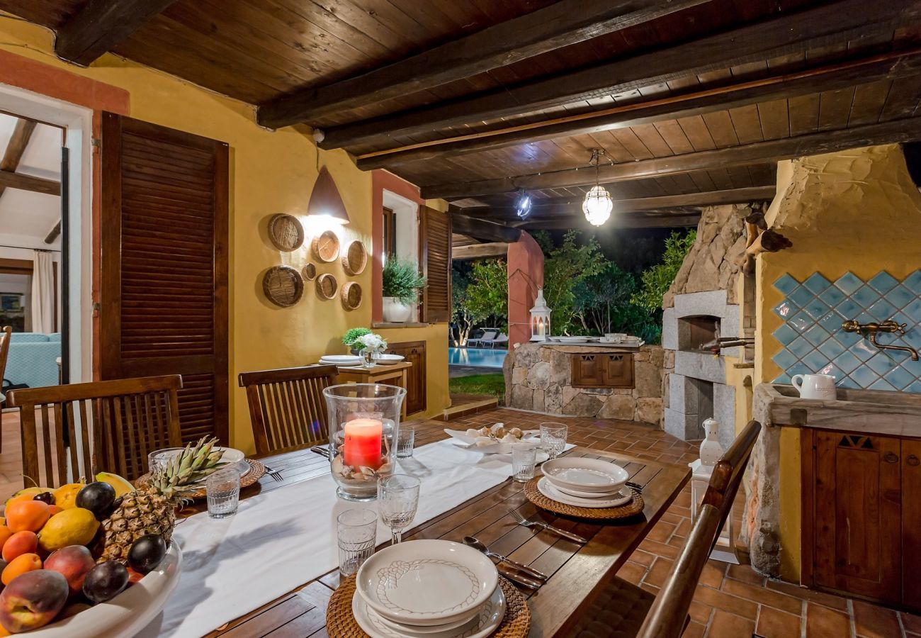 Villa in Santa Teresa Gallura - VILLA FRANCESCA with Private Infinity Pool View over La Maddalena Archipelago