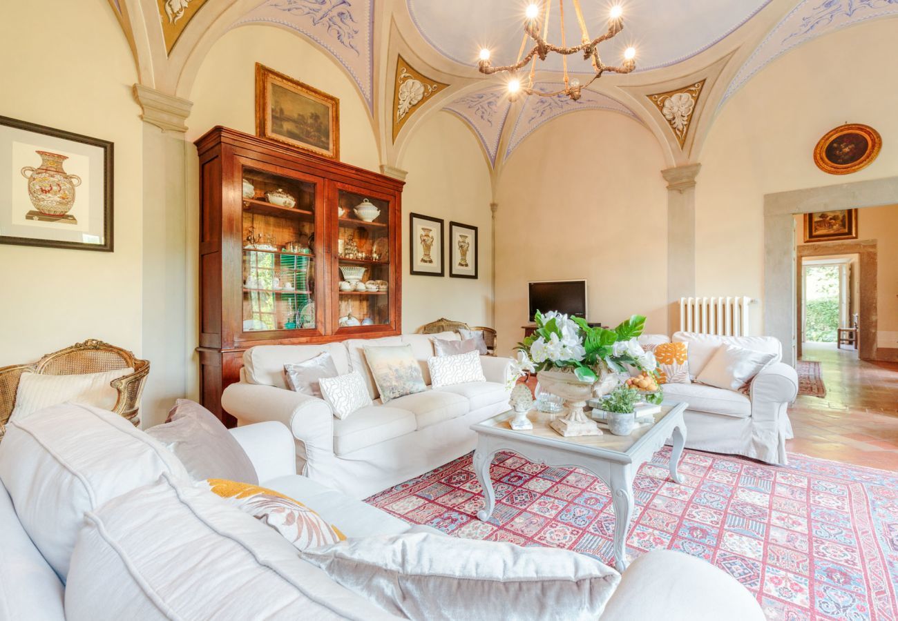 Villa in Gattaiola - Rewind In Style In a Renaissance Villa with Pool among the Vineyards in Lucca Property overview
