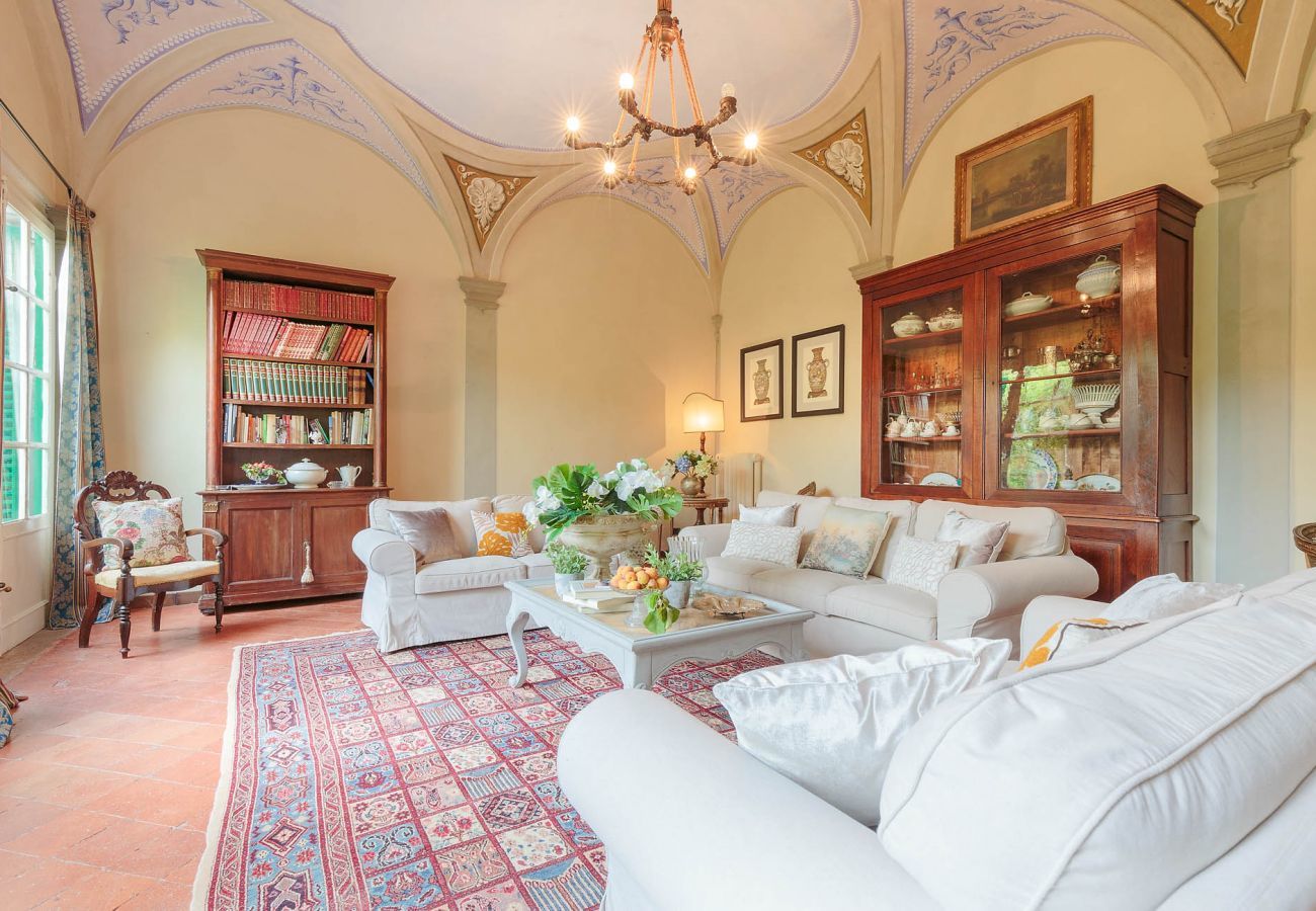 Villa in Gattaiola - Rewind In Style In a Renaissance Villa with Pool among the Vineyards in Lucca Property overview