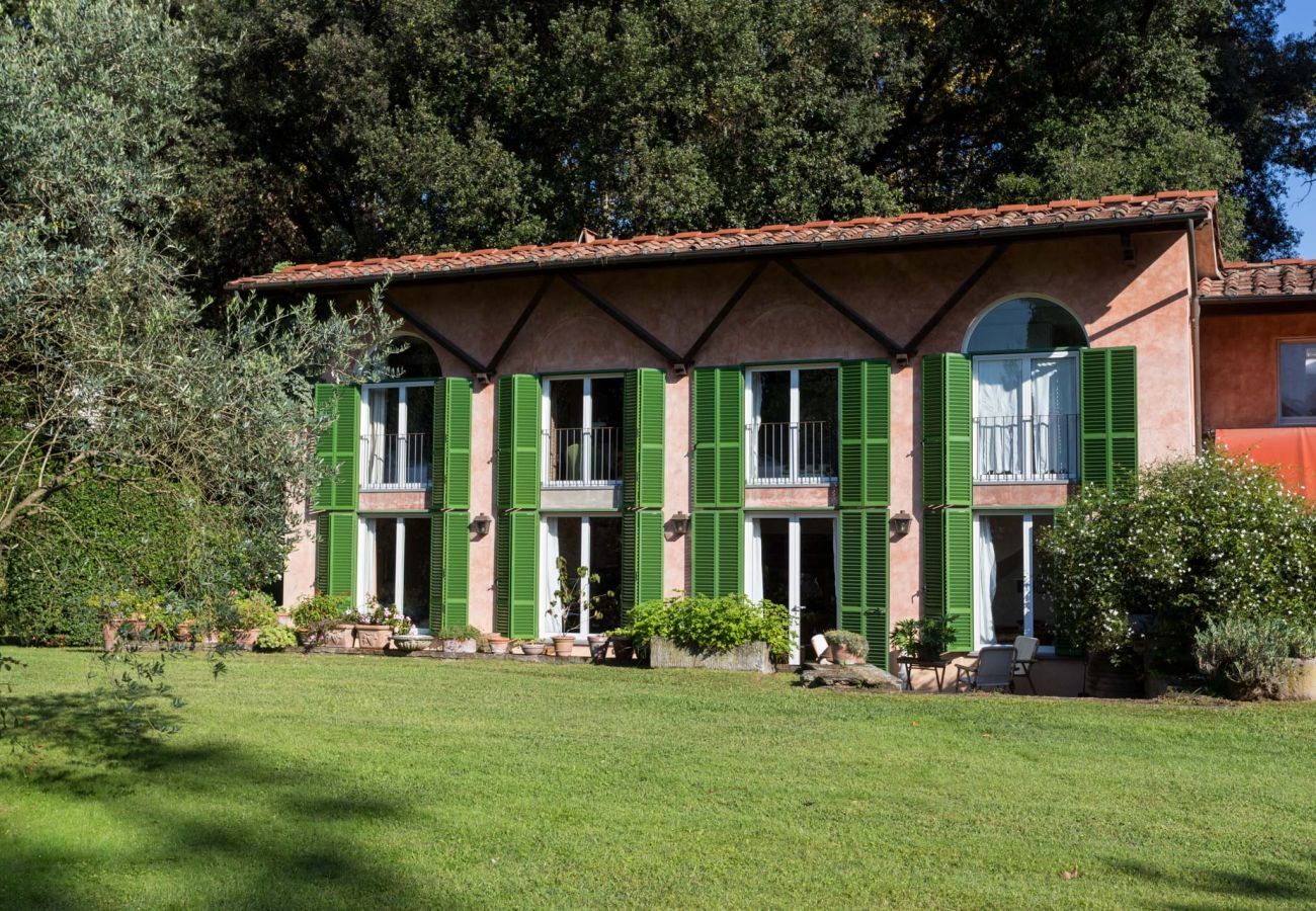 Villa in Migliarino - LIMONAIA Romantic Farmhouse in the Pinewood, Private Pool close to the Beach