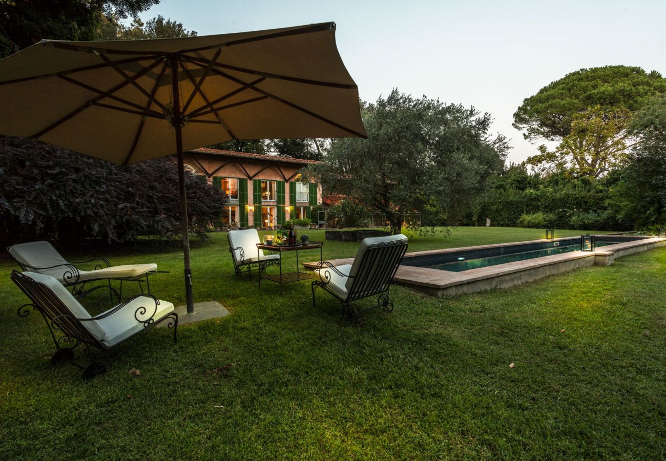 Villa in Migliarino - LIMONAIA Romantic Farmhouse in the Pinewood, Private Pool close to the Beach