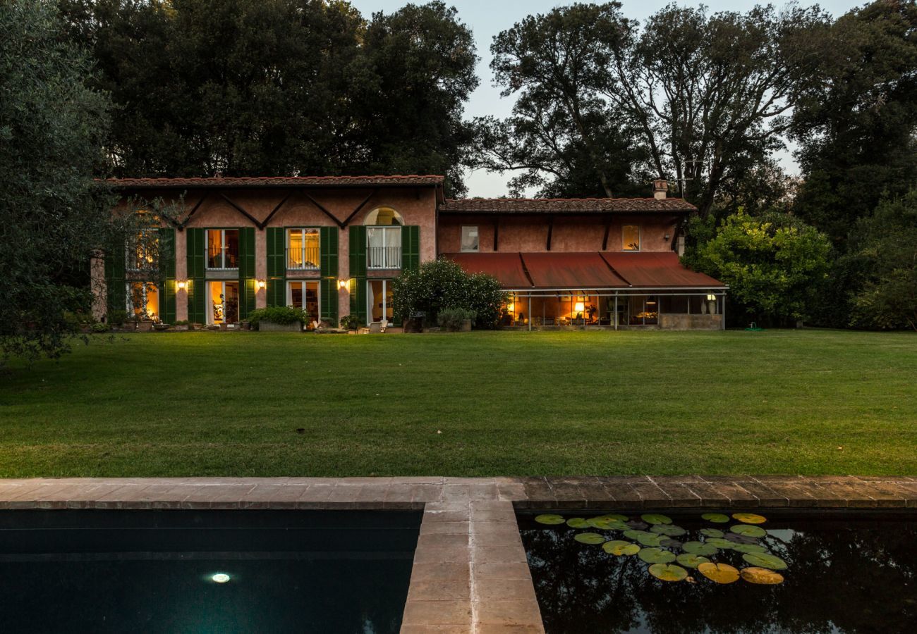 Villa in Migliarino - LIMONAIA Romantic Farmhouse in the Pinewood, Private Pool close to the Beach