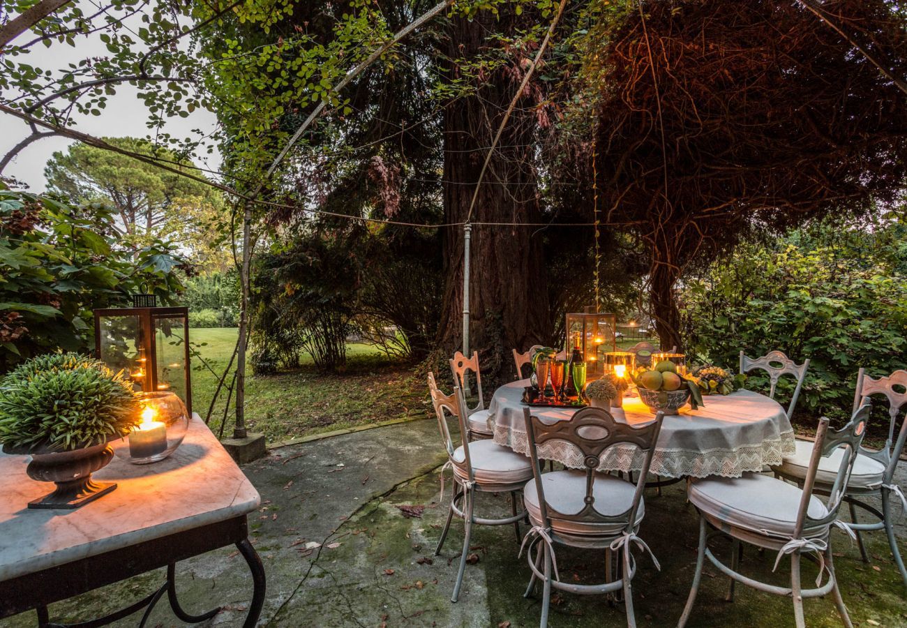 Villa in Migliarino - LIMONAIA Romantic Farmhouse in the Pinewood, Private Pool close to the Beach