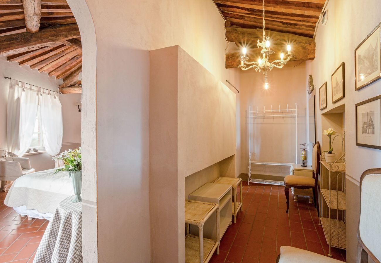 Villa in Capannori - 7 Bedrooms Luxury Farmhouse in LUCCA, Outdoor and Indoor Heated Swimming Pools