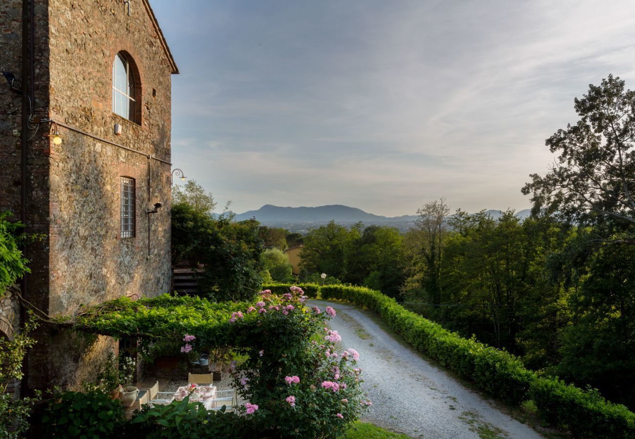 Villa in Capannori - 7 Bedrooms Luxury Farmhouse in LUCCA, Outdoor and Indoor Heated Swimming Pools