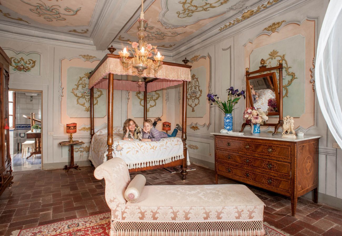 Villa in Capannori - A Wonderful Antique 7 bedrooms Villa Immersed Into a Winery in Lucca!