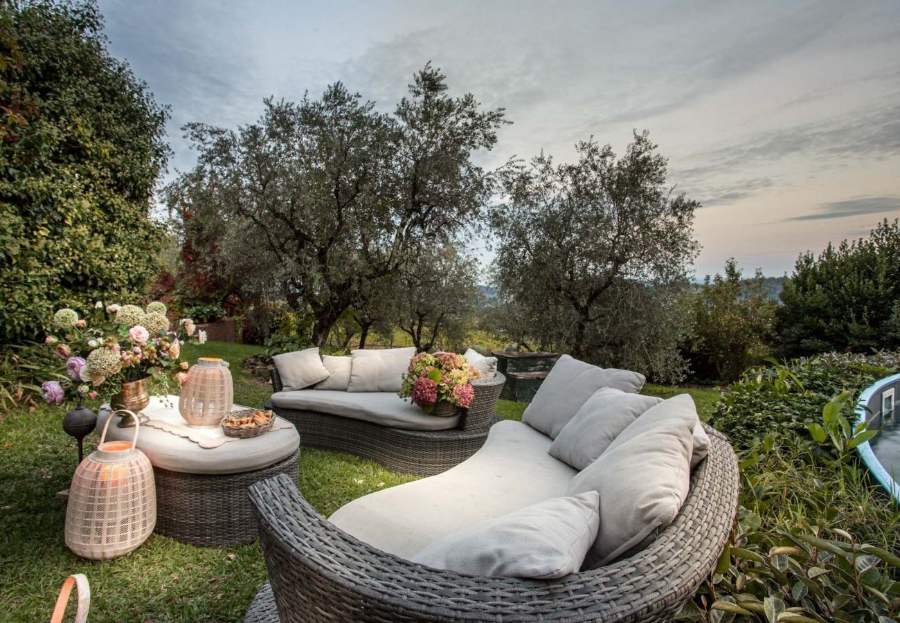 Villa in Capannori - A Wonderful Antique 7 bedrooms Villa Immersed Into a Winery in Lucca!