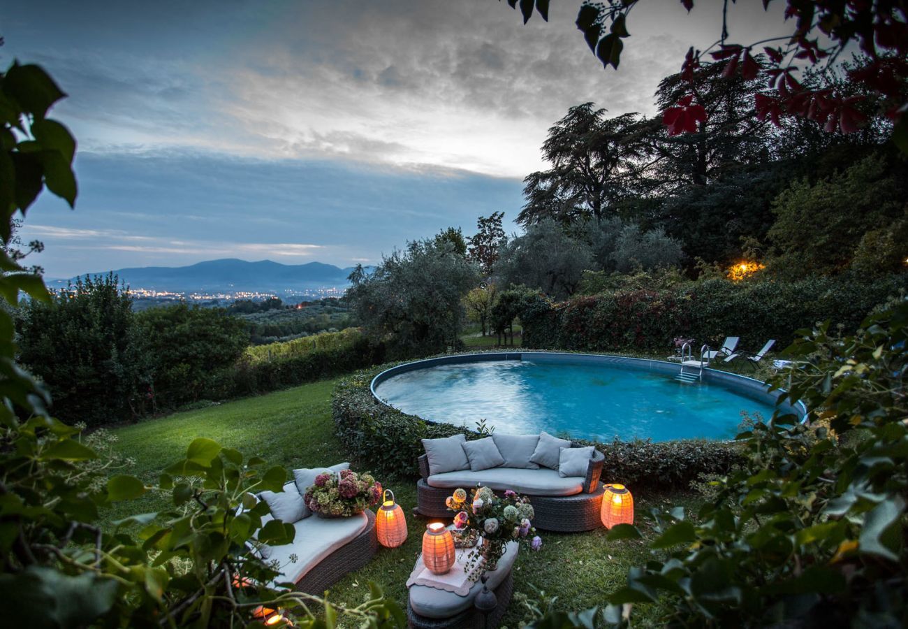 Villa in Capannori - A Wonderful Antique 7 bedrooms Villa Immersed Into a Winery in Lucca!