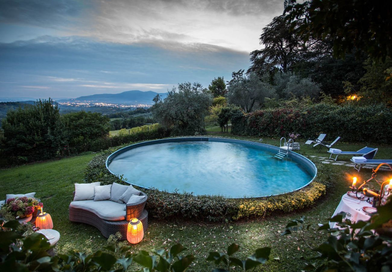 Villa in Capannori - A Wonderful Antique 7 bedrooms Villa Immersed Into a Winery in Lucca!
