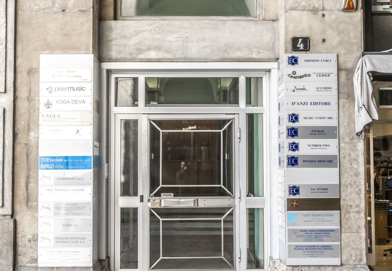 Studio in Milan - Duomo View Design Studio R&R