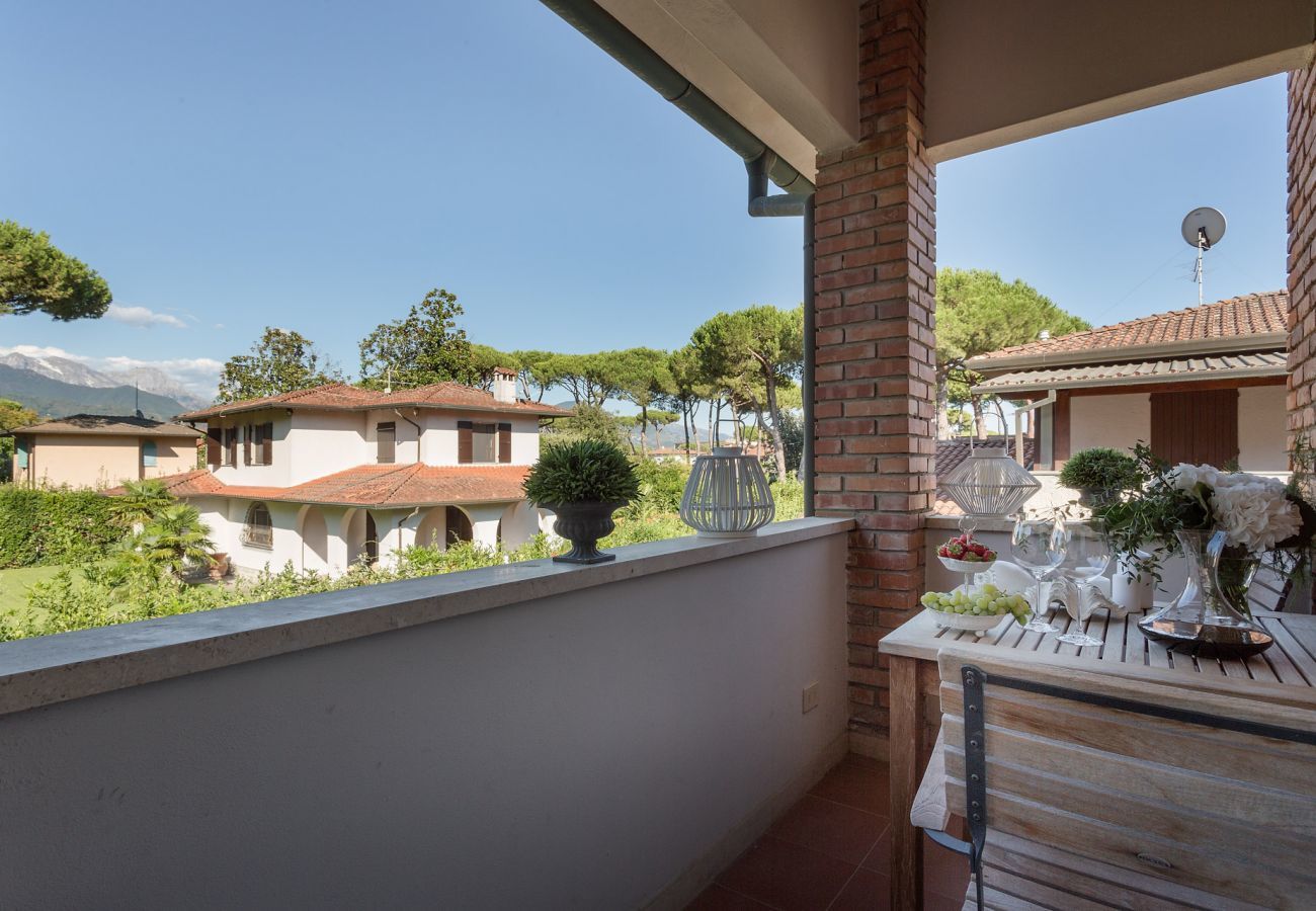 Villa in Forte dei Marmi - FORTE DEI MARMI House 150 metres from the Beach