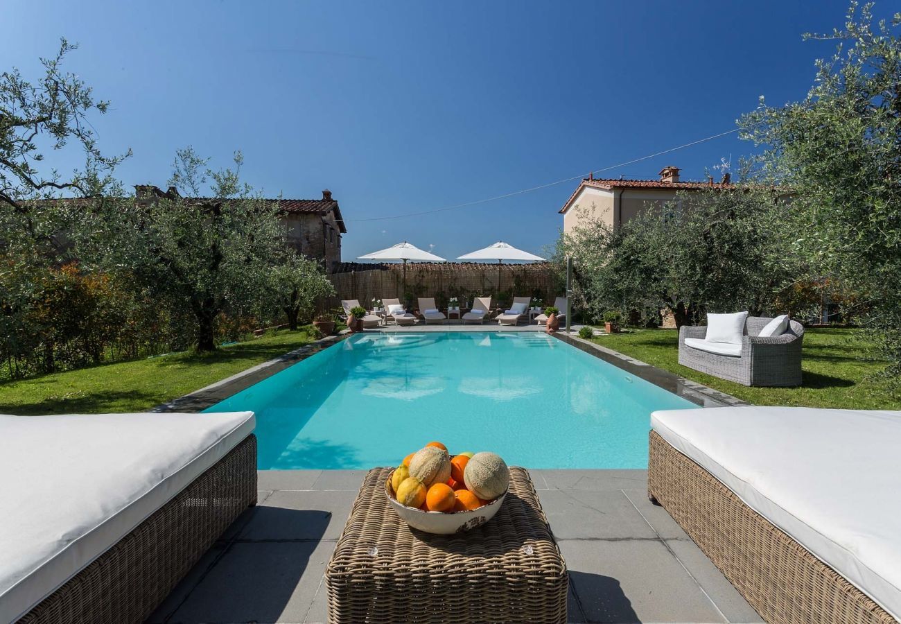 Villa in Capannori - A/C Villa with Amazing Views, SPA & Private Pool 