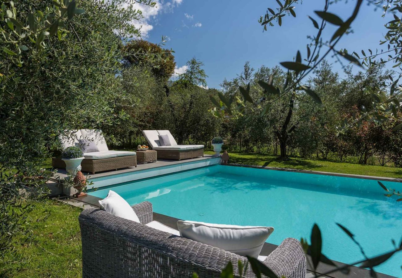 Villa in Capannori - A/C Villa with Amazing Views, SPA & Private Pool 