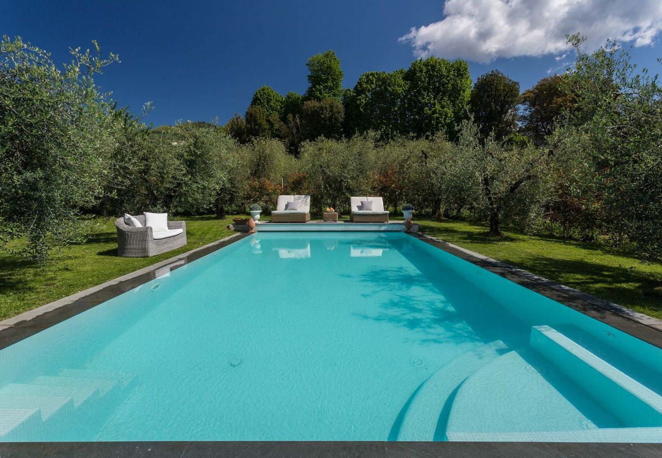 Villa in Capannori - A/C Villa with Amazing Views, SPA & Private Pool 