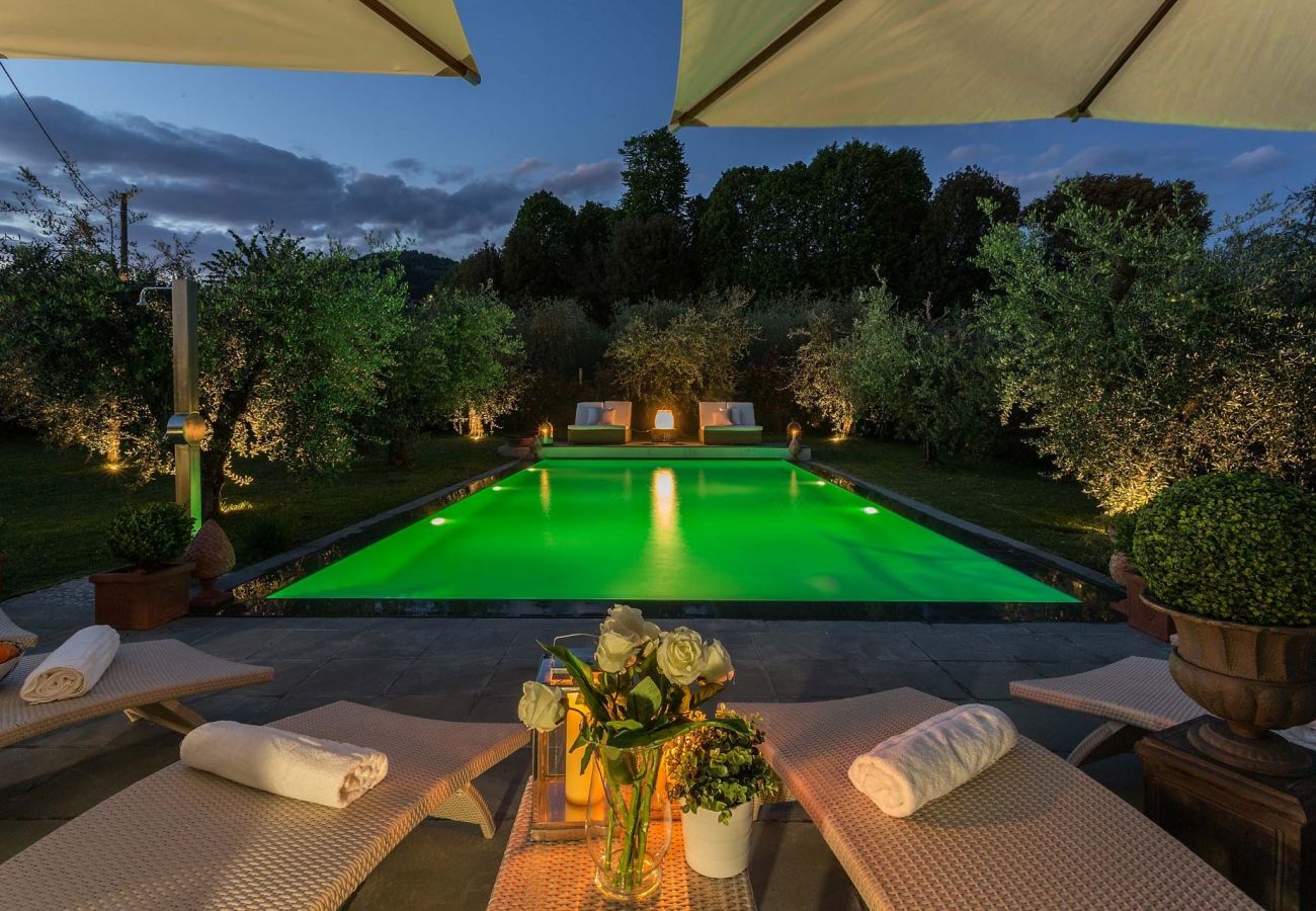 Villa in Capannori - A/C Villa with Amazing Views, SPA & Private Pool 