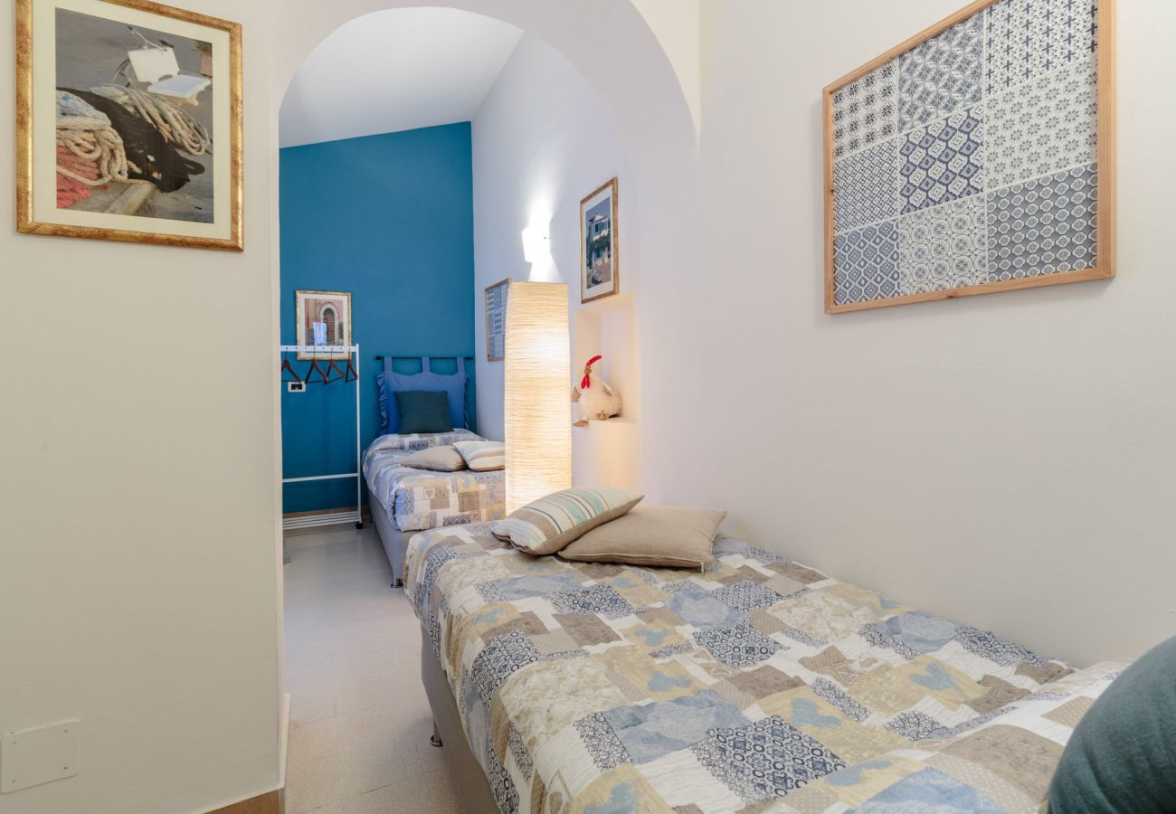 Villa in Viareggio - VILLA PAOLA house close to the Beach in VIAREGGIO