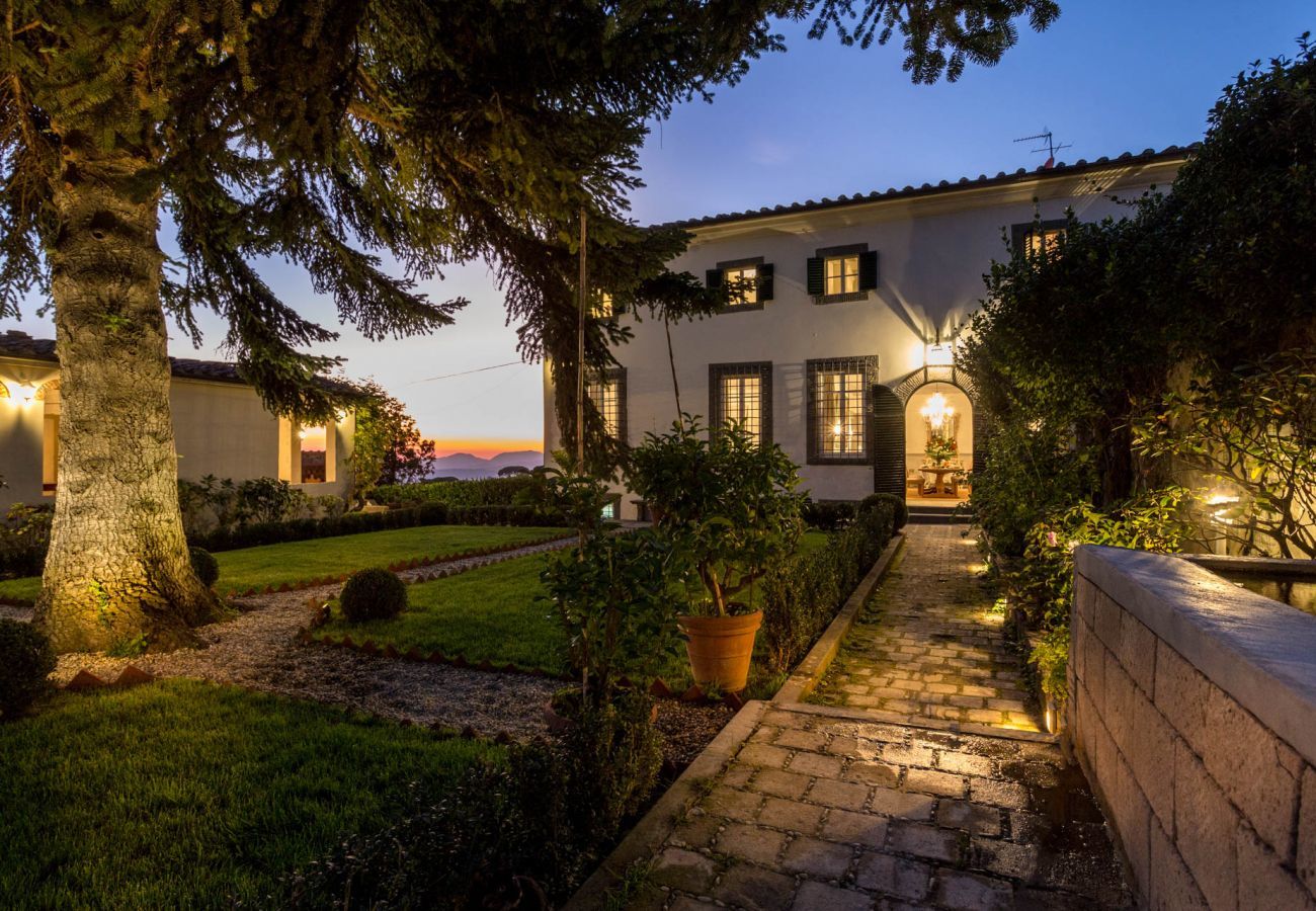 Villa in Capannori - VILLA VALGIANO a Tuscan Country House among the Vineyards - 12 bedrooms and SPA