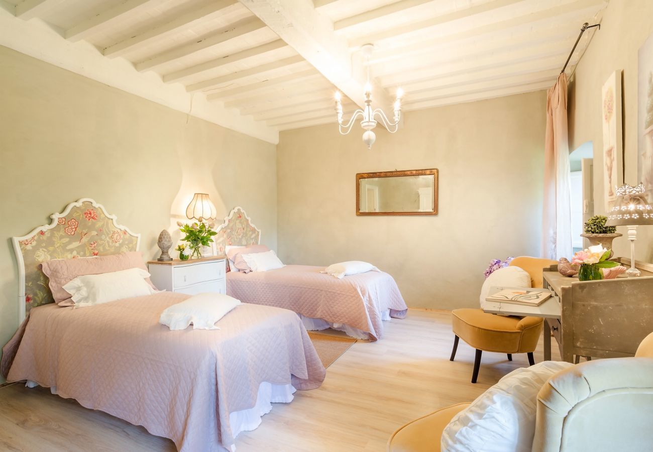 Villa in Capannori - VILLA VALGIANO a Tuscan Country House among the Vineyards - 12 bedrooms and SPA