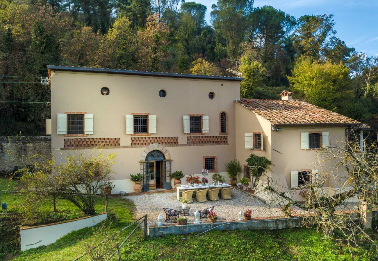 Villa in Vorno - Villa Viola Residenze Seicento