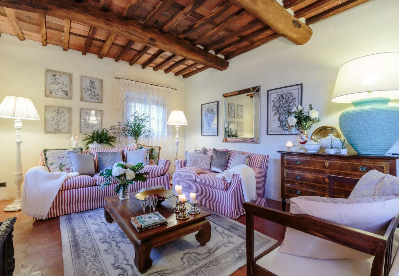 Villa in Vorno - VILLA VIOLA - Residenze Seicento - An historic Villa with Garden close to Lucca with Air Conditioning