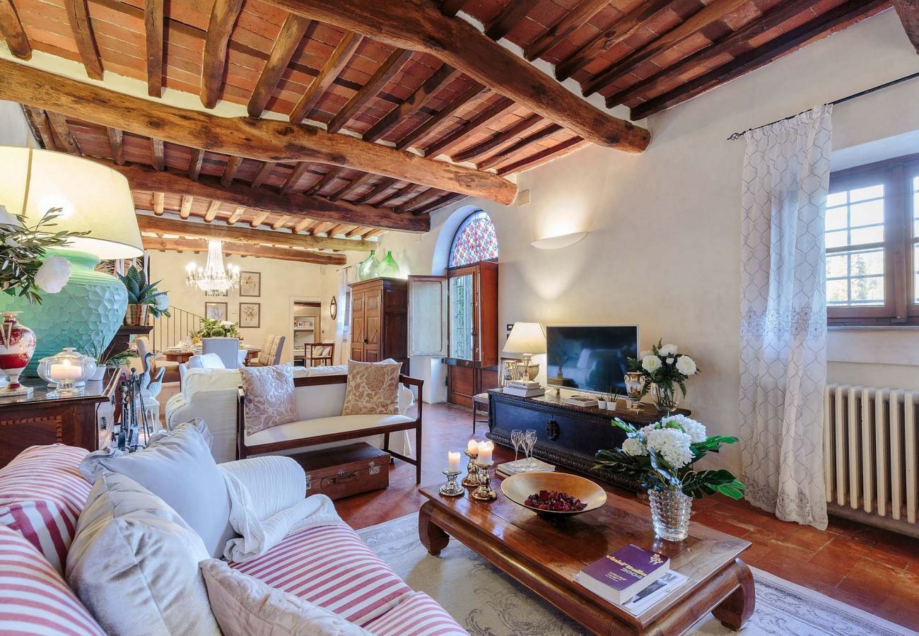 Villa in Vorno - VILLA VIOLA - Residenze Seicento - An historic Villa with Garden close to Lucca with Air Conditioning