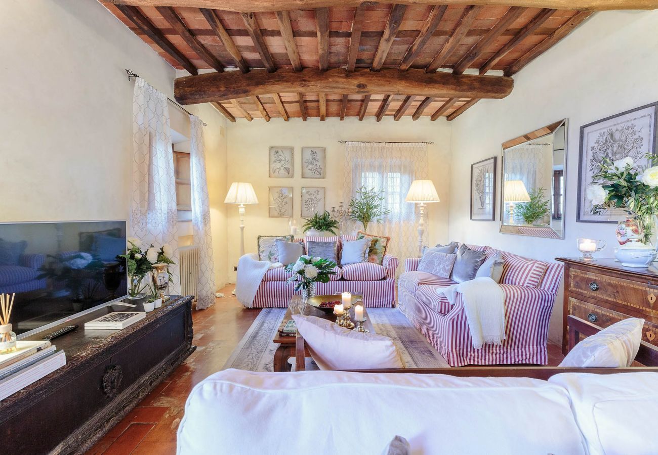 Villa in Vorno - VILLA VIOLA - Residenze Seicento - An historic Villa with Garden close to Lucca with Air Conditioning