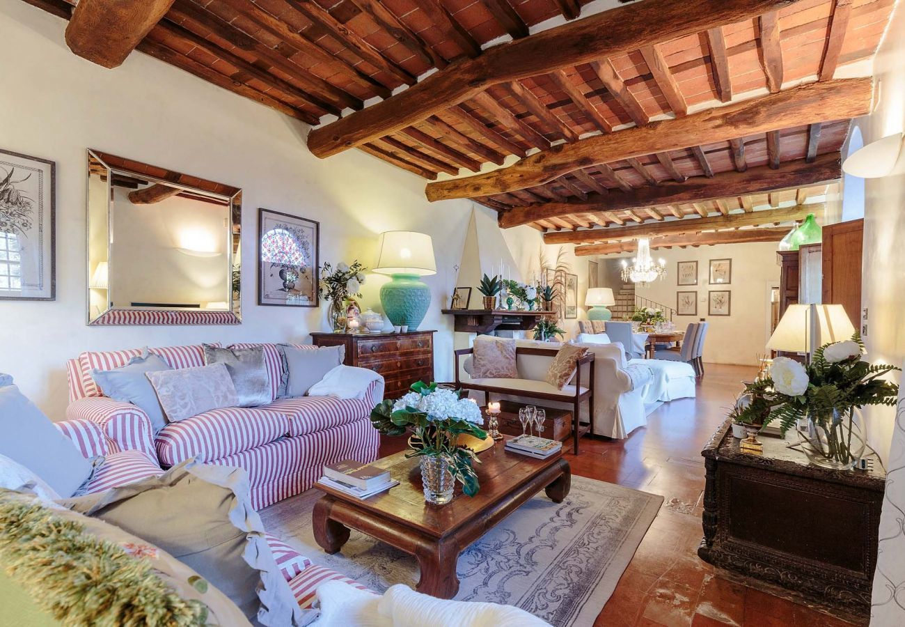 Villa in Vorno - VILLA VIOLA - Residenze Seicento - An historic Villa with Garden close to Lucca with Air Conditioning