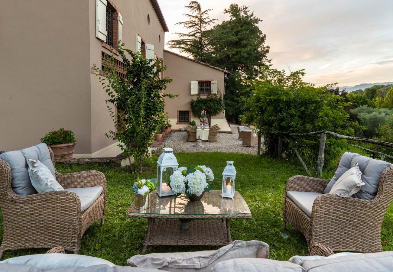 Villa in Vorno - VILLA VIOLA - Residenze Seicento - An historic Villa with Garden close to Lucca with Air Conditioning