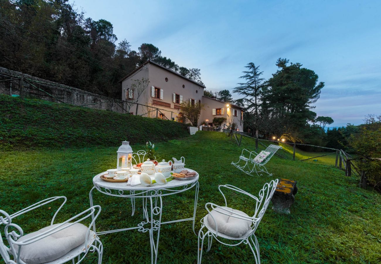 Villa in Vorno - VILLA VIOLA - Residenze Seicento - An historic Villa with Garden close to Lucca with Air Conditioning