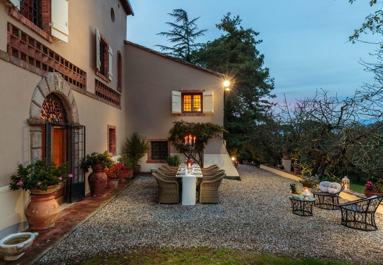 Villa in Vorno - VILLA VIOLA - Residenze Seicento - An historic Villa with Garden close to Lucca with Air Conditioning