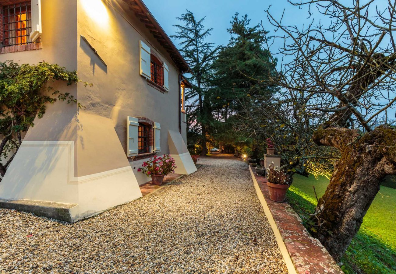 Villa in Vorno - Villa Viola Residenze Seicento