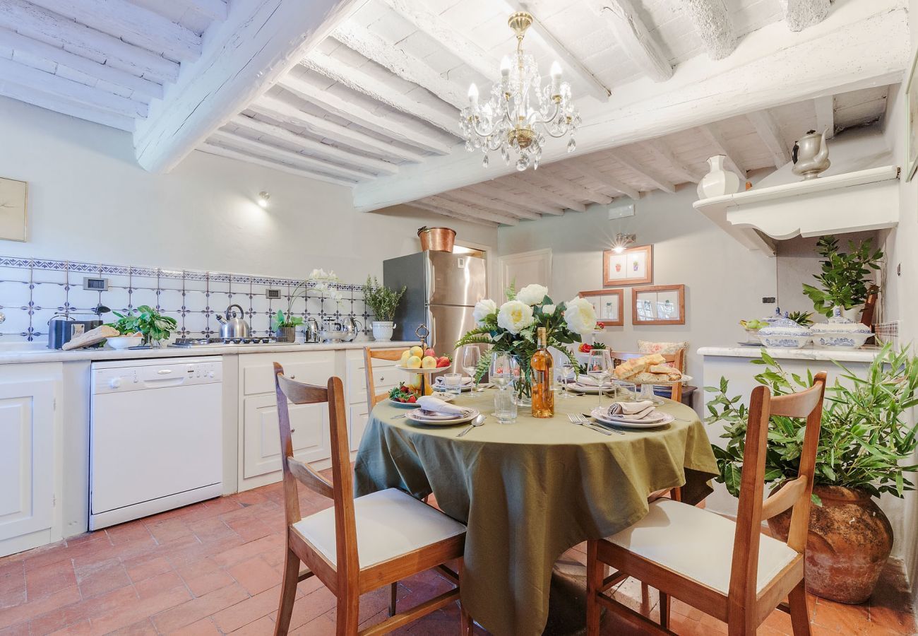 Villa in Vorno - Villa Viola Residenze Seicento