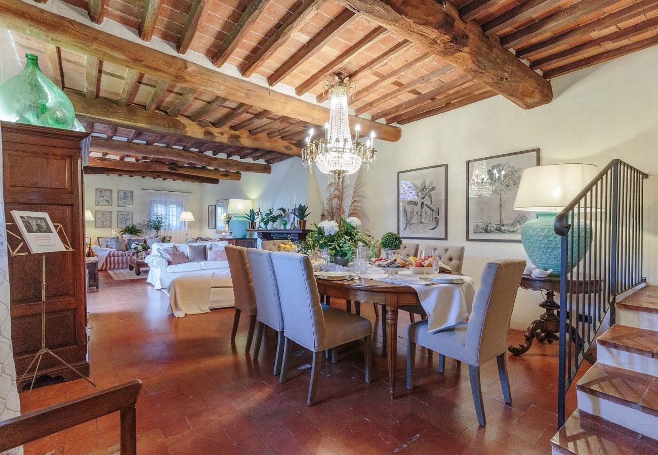 Villa in Vorno - VILLA VIOLA - Residenze Seicento - An historic Villa with Garden close to Lucca with Air Conditioning