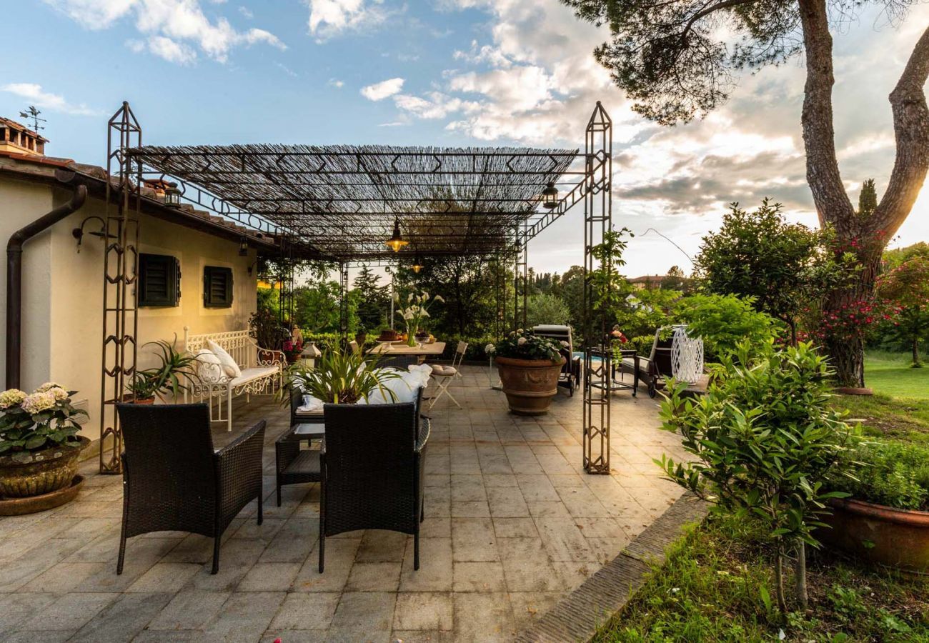 Villa in Pescia - Romantic and Luxury COTTAGE NANNI with Pool