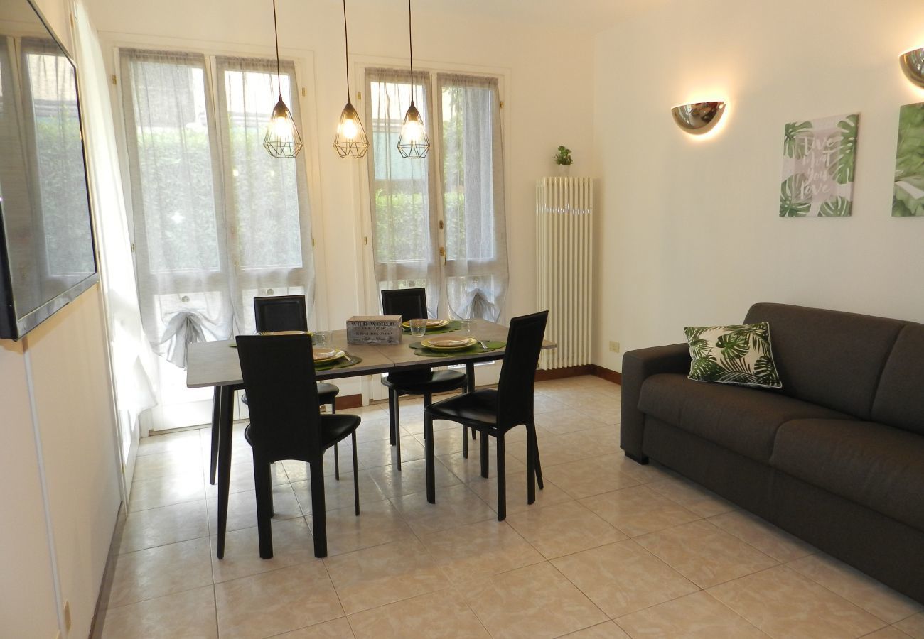 Apartment in Bardolino - Regarda - central apartment with pool and air conditioning